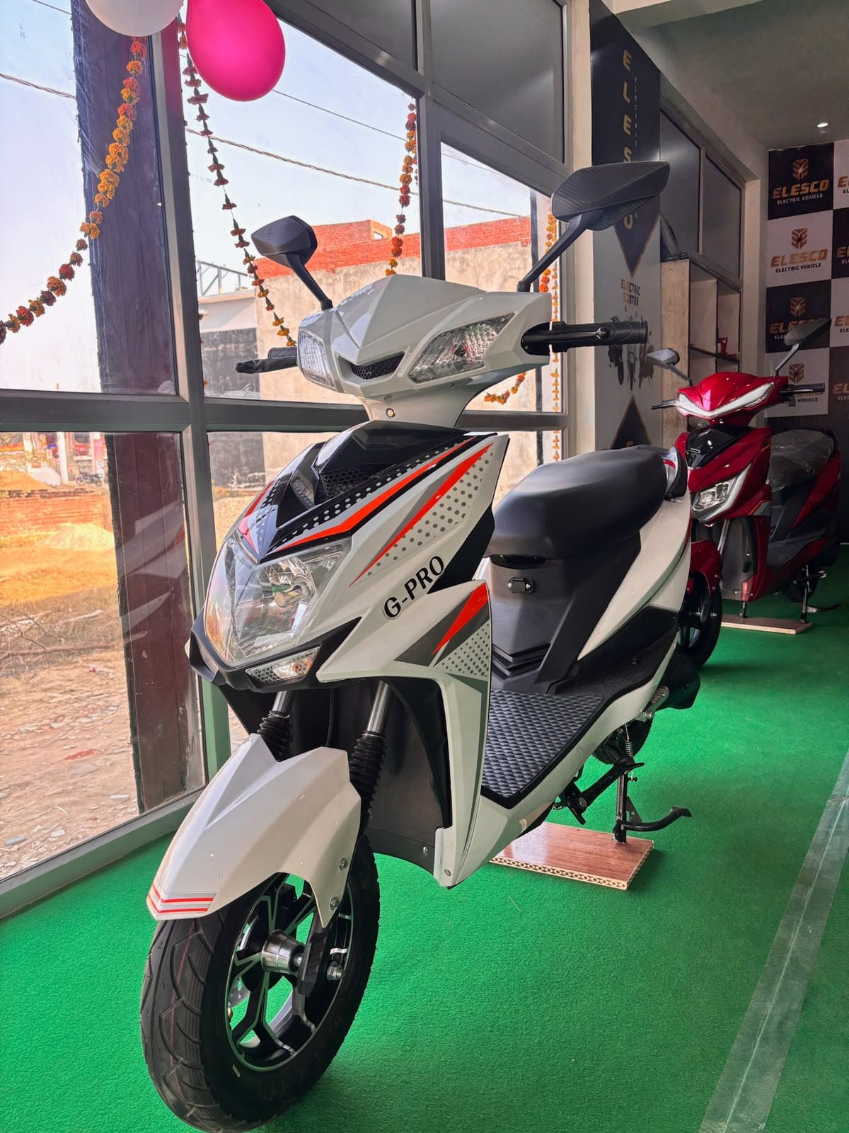 Model Mars electric vehicle